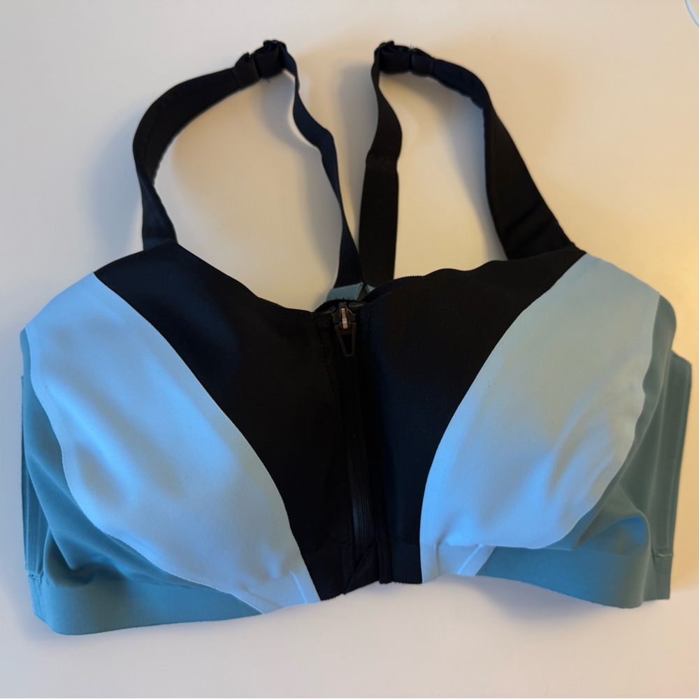 Victoria's Secret Knockout front close sports bra